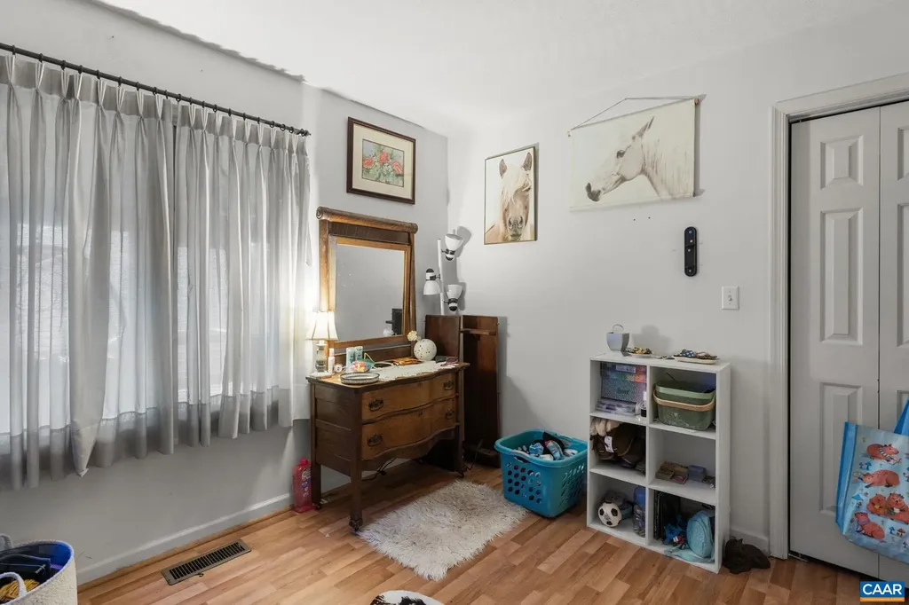 669 James River Road Scottsville VA 24590