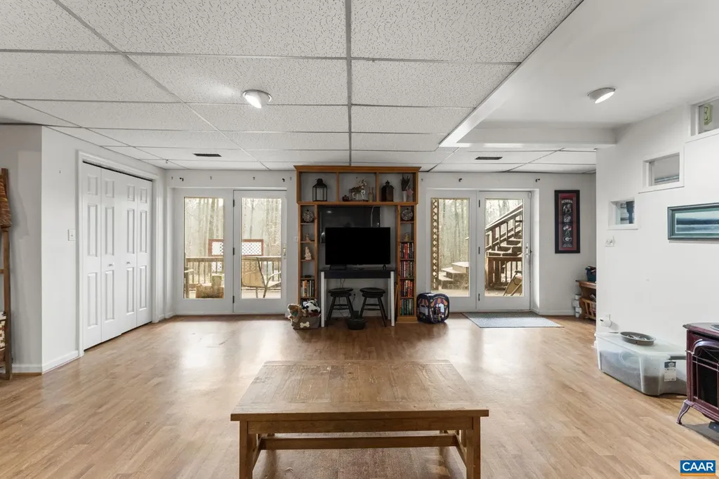 669 James River Road Scottsville VA 24590