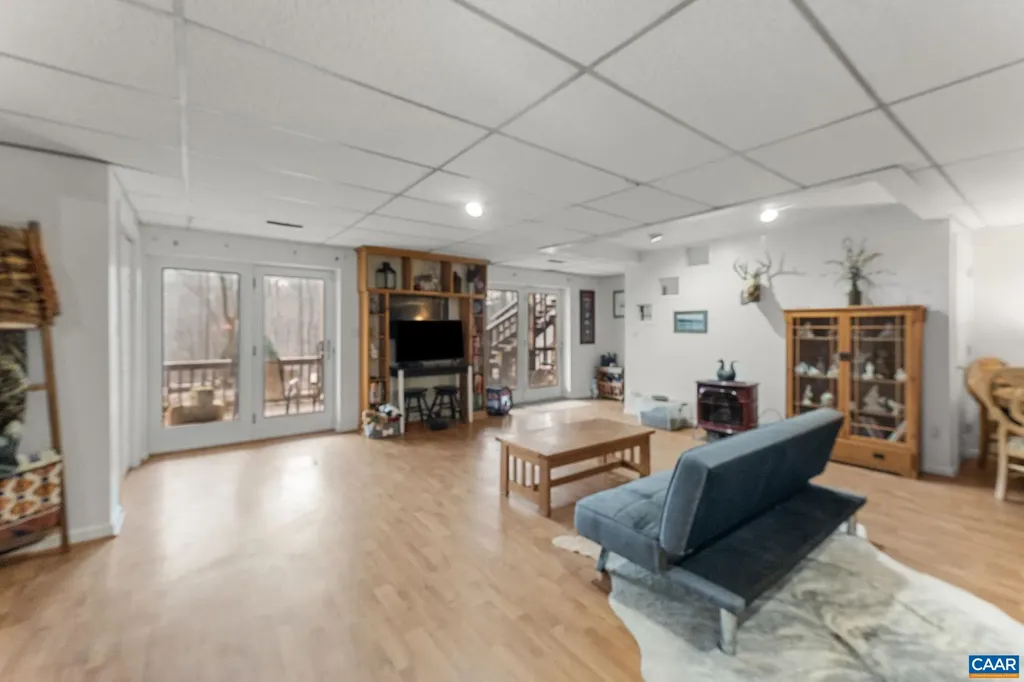 669 James River Road Scottsville VA 24590