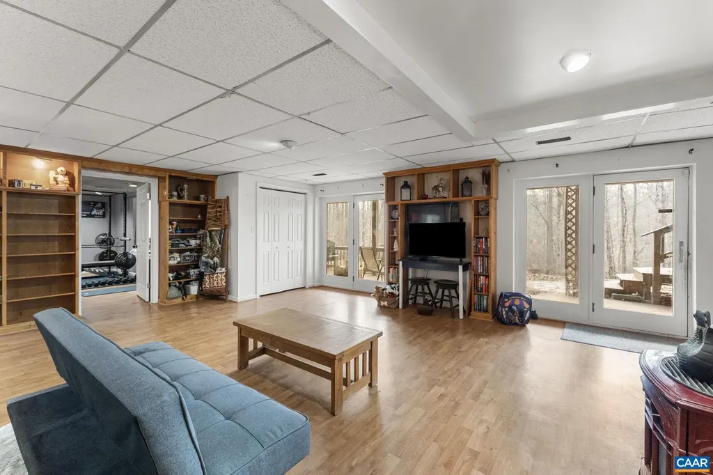 669 James River Road Scottsville VA 24590