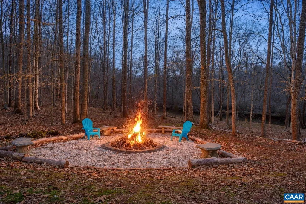 669 James River Road Scottsville VA 24590