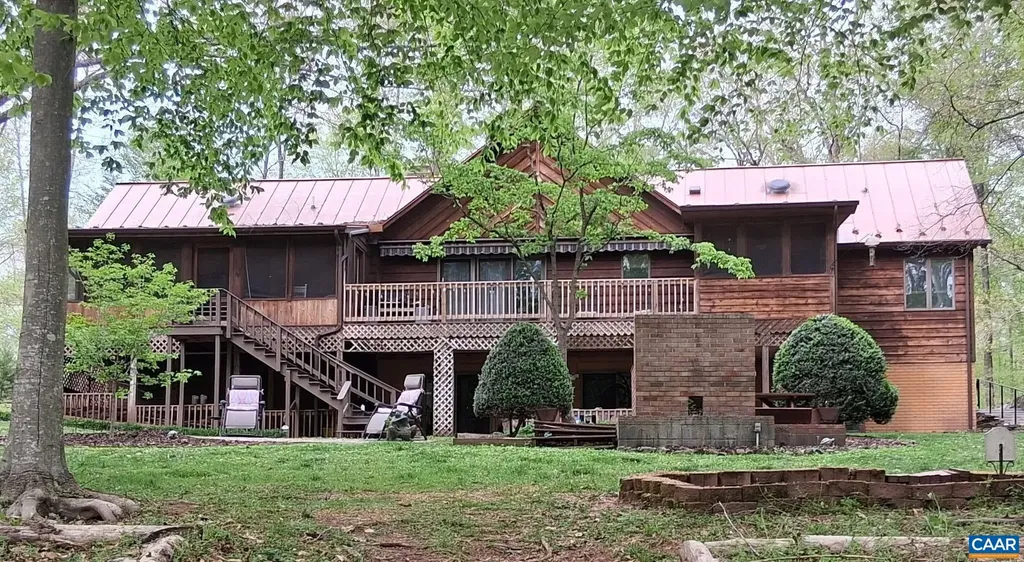 669 James River Road Scottsville VA 24590