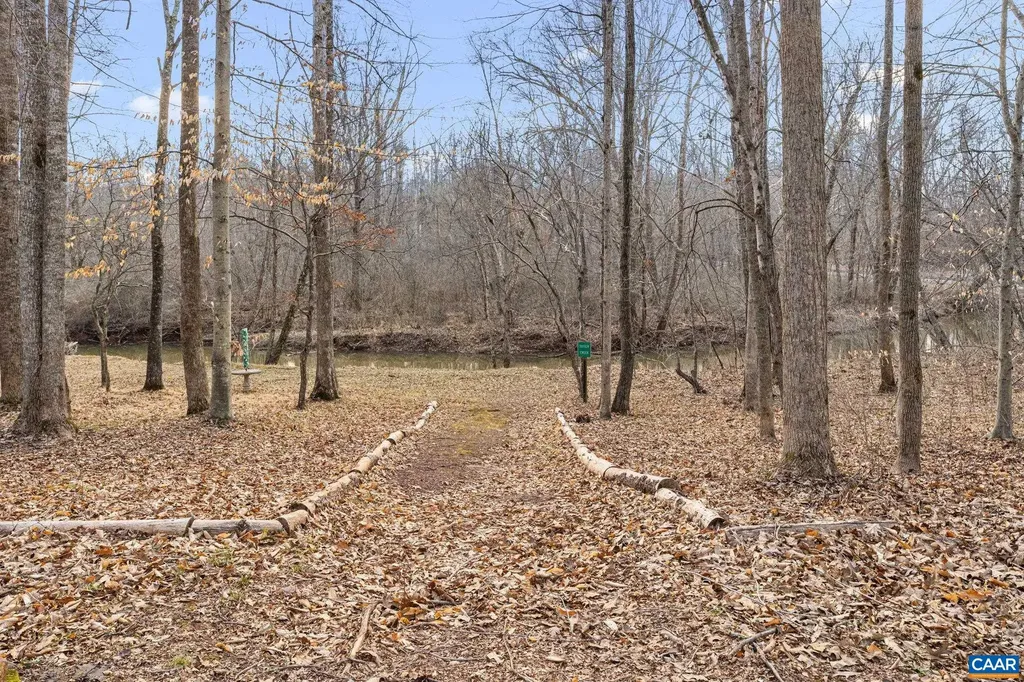 669 James River Road Scottsville VA 24590