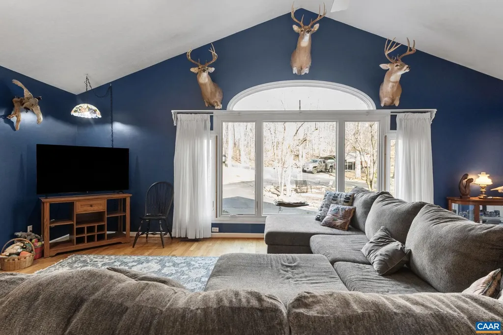 669 James River Road Scottsville VA 24590