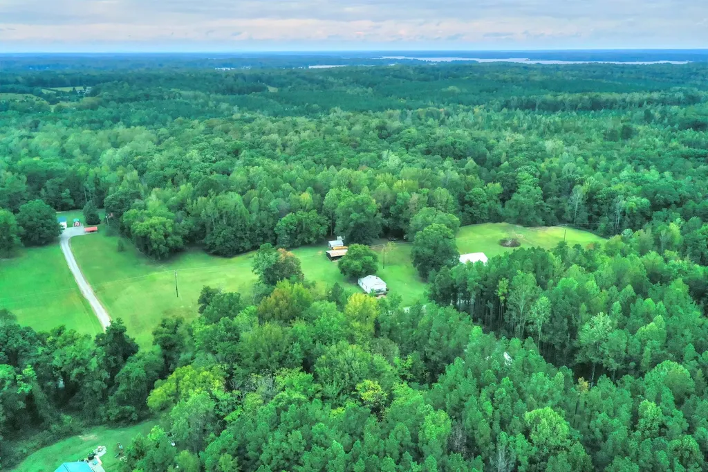 2635 Bumpass Road Beaverdam VA 23015