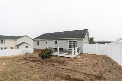702 Stonewall Circle Staunton VA 24401