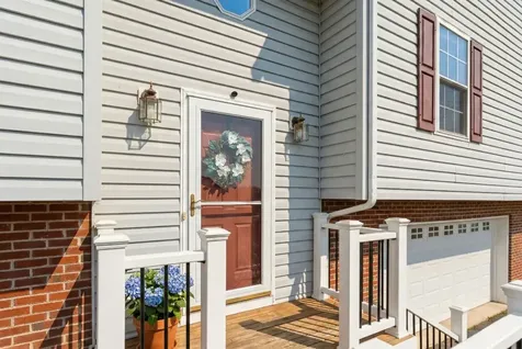 702 Stonewall Circle Staunton VA 24401