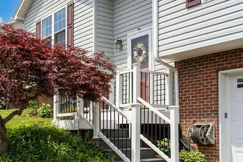 702 Stonewall Circle Staunton VA 24401