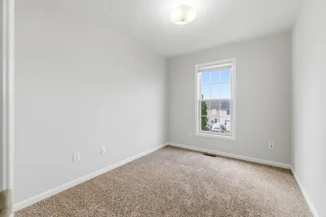 1038 Alexander Hamilton Lane Harrisonburg VA 22802