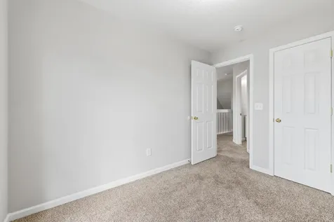 1038 Alexander Hamilton Lane Harrisonburg VA 22802