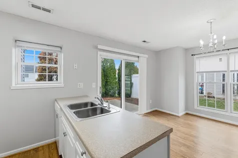 1038 Alexander Hamilton Lane Harrisonburg VA 22802