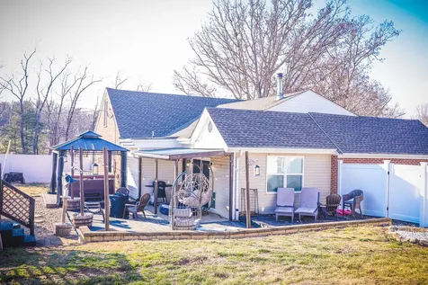 11 Two Wood Lane Staunton VA 24401