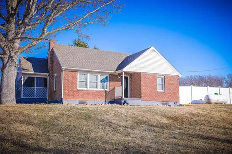11 Two Wood Lane Staunton VA 24401
