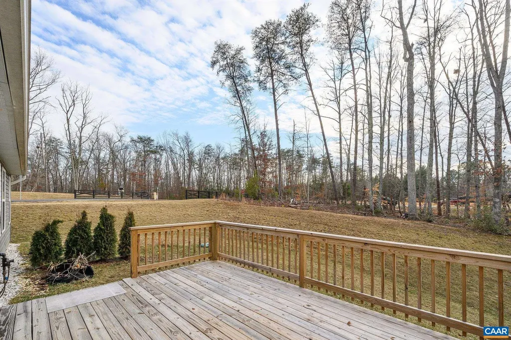 17 Archer Circle Palmyra VA 22963