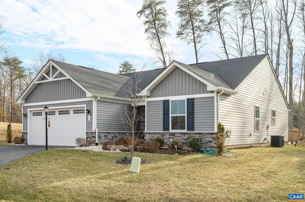 17 Archer Circle Palmyra VA 22963