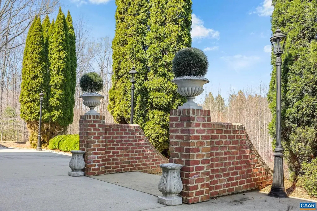 6385 Indian Ridge Drive Earlysville VA 22936