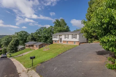 585 Hilltop Drive Staunton VA 24401