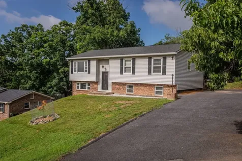 585 Hilltop Drive Staunton VA 24401
