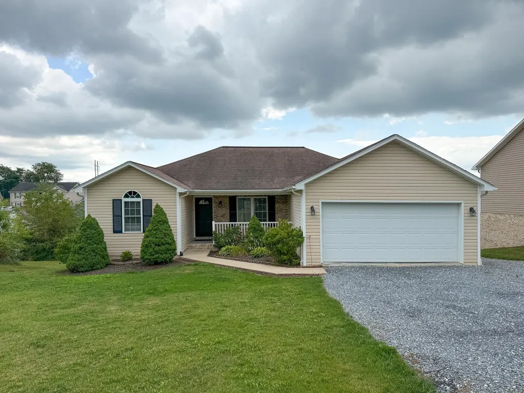 121 Sugar Mill Lane Weyers Cave VA 24486