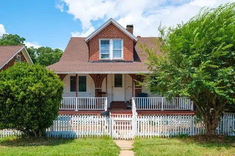 233 Bayard Avenue N Waynesboro VA 22980
