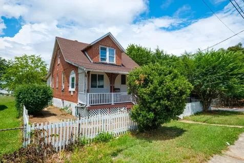 233 Bayard Avenue N Waynesboro VA 22980