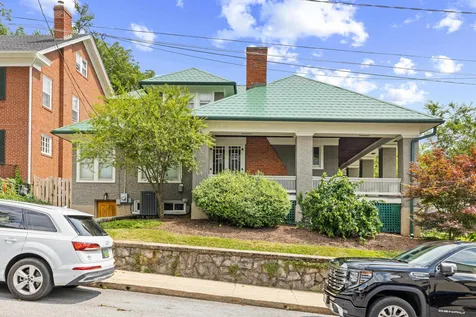 325 New Street N Staunton VA 24401