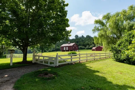 197 Union Hall School Lane Swoope VA 24479