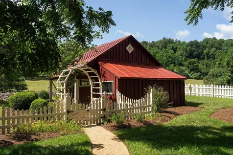197 Union Hall School Lane Swoope VA 24479