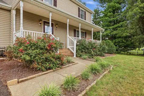 1836 Harvard Road Waynesboro VA 22980