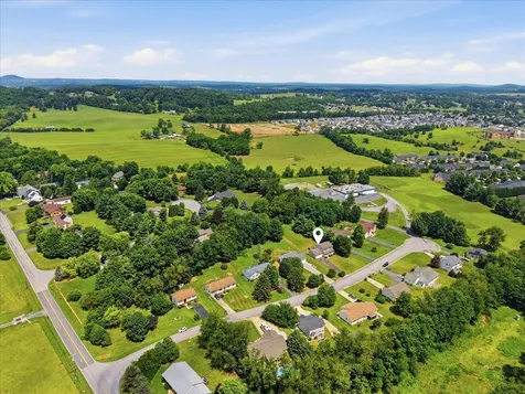 1836 Harvard Road Waynesboro VA 22980
