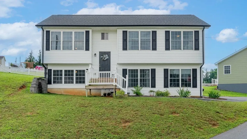 235 Locustdale Loop Shenandoah VA 22849