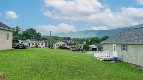 235 Locustdale Loop Shenandoah VA 22849