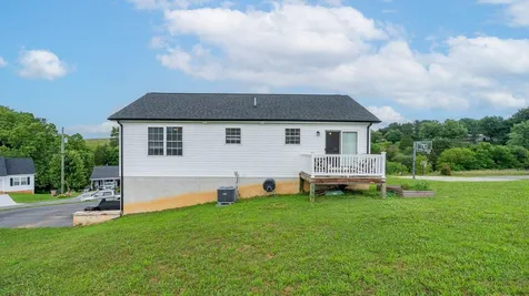 235 Locustdale Loop Shenandoah VA 22849