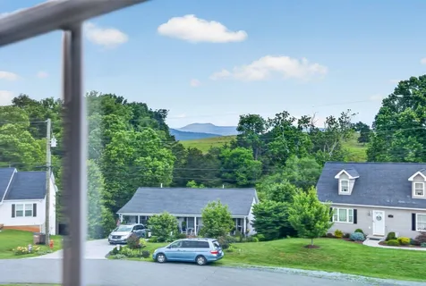 235 Locustdale Loop Shenandoah VA 22849