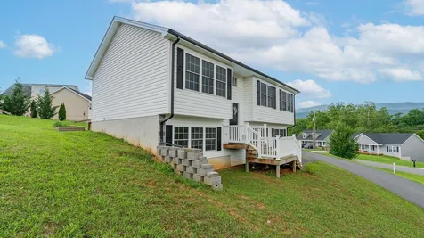 235 Locustdale Loop Shenandoah VA 22849