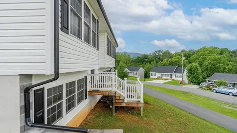 235 Locustdale Loop Shenandoah VA 22849