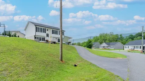 235 Locustdale Loop Shenandoah VA 22849