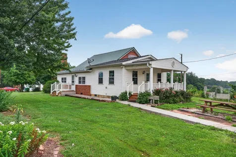 10402 Phillips Store Road Broadway VA 22815