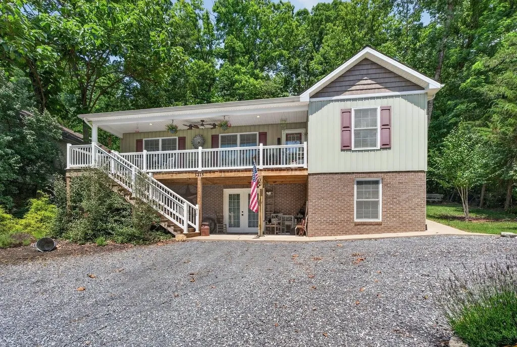 5215 Trevino Drive Mcgaheysville VA 22840