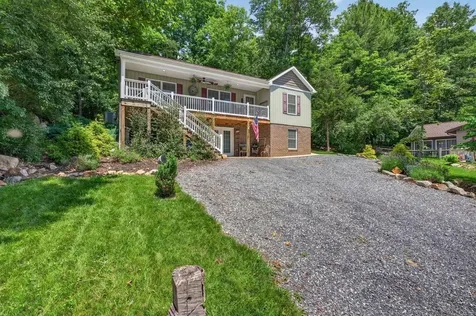 5215 Trevino Drive Mcgaheysville VA 22840