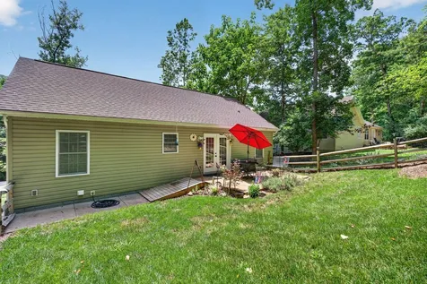 5215 Trevino Drive Mcgaheysville VA 22840