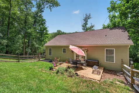 5215 Trevino Drive Mcgaheysville VA 22840