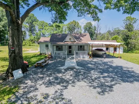 1200 Wahnona Avenue Shenandoah VA 22849