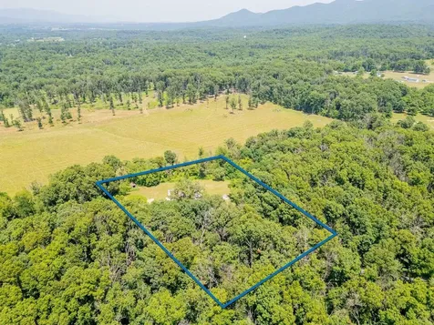 1200 Wahnona Avenue Shenandoah VA 22849