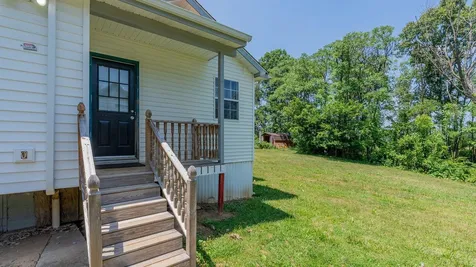 1200 Wahnona Avenue Shenandoah VA 22849