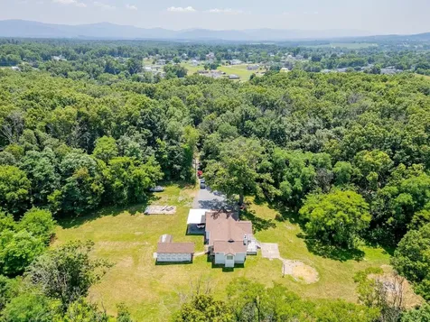 1200 Wahnona Avenue Shenandoah VA 22849