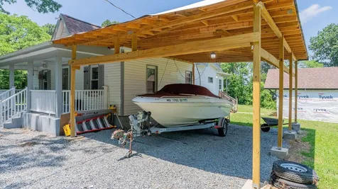 1200 Wahnona Avenue Shenandoah VA 22849