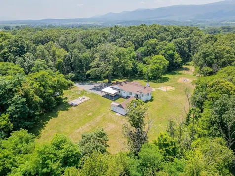 1200 Wahnona Avenue Shenandoah VA 22849