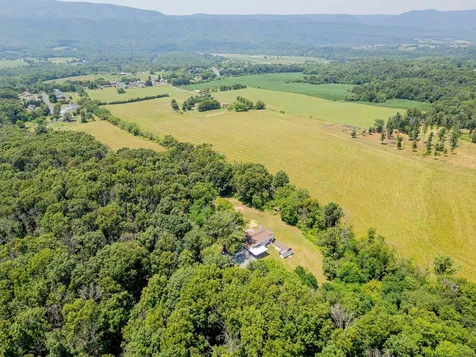 1200 Wahnona Avenue Shenandoah VA 22849