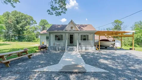 1200 Wahnona Avenue Shenandoah VA 22849